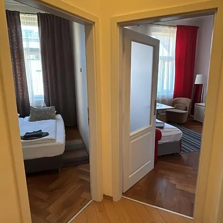 Aparthotel The Republic